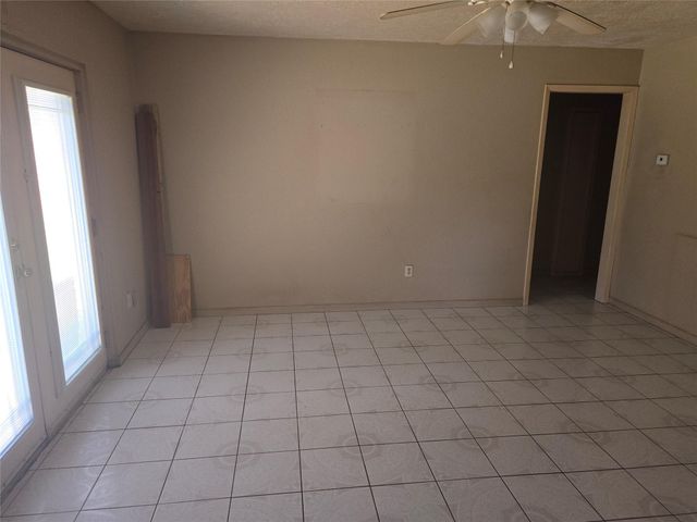 4814 Tidewater Drive, Houston, TX 77045