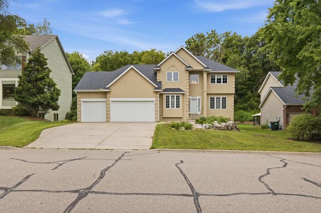 15016 Viewcrest Lane, Burnsville, MN 55306