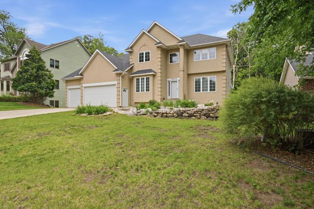 15016 Viewcrest Lane, Burnsville, MN 55306