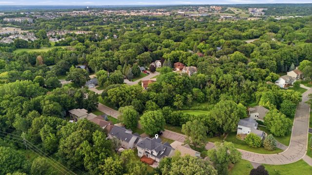 15016 Viewcrest Lane, Burnsville, MN 55306