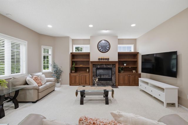 15016 Viewcrest Lane, Burnsville, MN 55306
