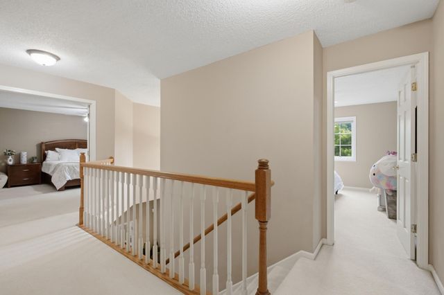 15016 Viewcrest Lane, Burnsville, MN 55306
