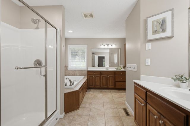 15016 Viewcrest Lane, Burnsville, MN 55306