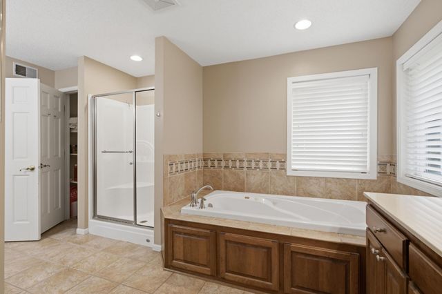 15016 Viewcrest Lane, Burnsville, MN 55306