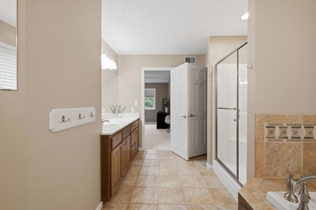 15016 Viewcrest Lane, Burnsville, MN 55306
