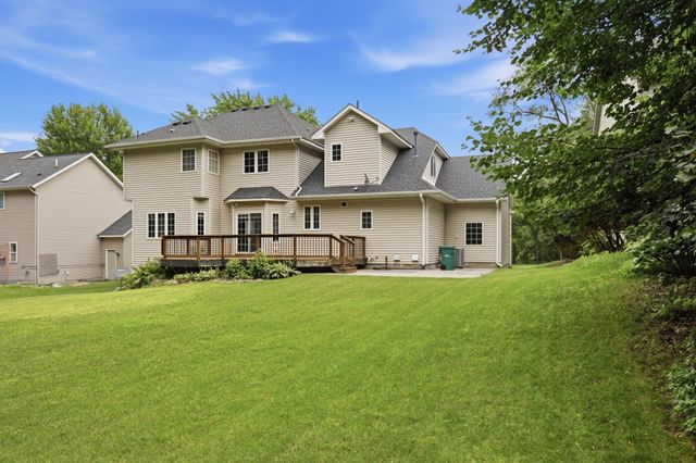 15016 Viewcrest Lane, Burnsville, MN 55306
