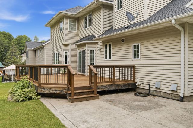 15016 Viewcrest Lane, Burnsville, MN 55306