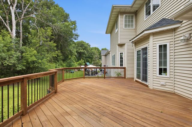 15016 Viewcrest Lane, Burnsville, MN 55306