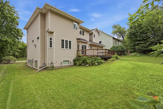 15016 Viewcrest Lane, Burnsville, MN 55306