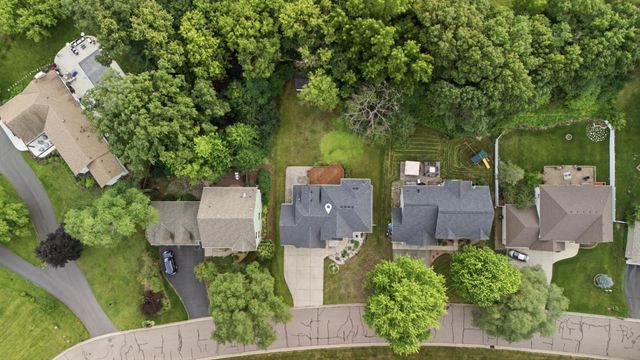 15016 Viewcrest Lane, Burnsville, MN 55306