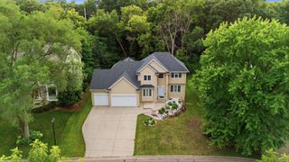 15016 Viewcrest Lane, Burnsville, MN 55306