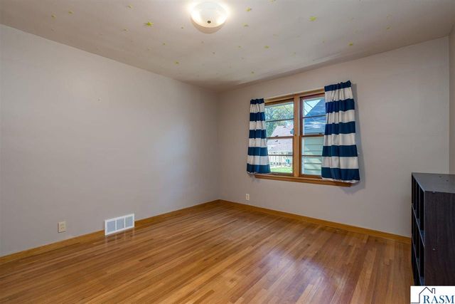 443 Harrison Avenue, North Mankato, MN 56003