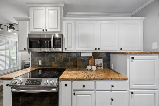 504 Monssen Drive, Dallas, TX 75224