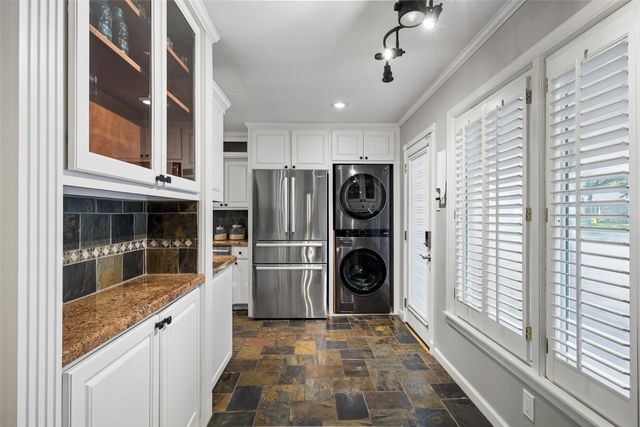 504 Monssen Drive, Dallas, TX 75224