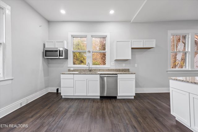 2444 woodbine Ave, Knoxville, TN 37917