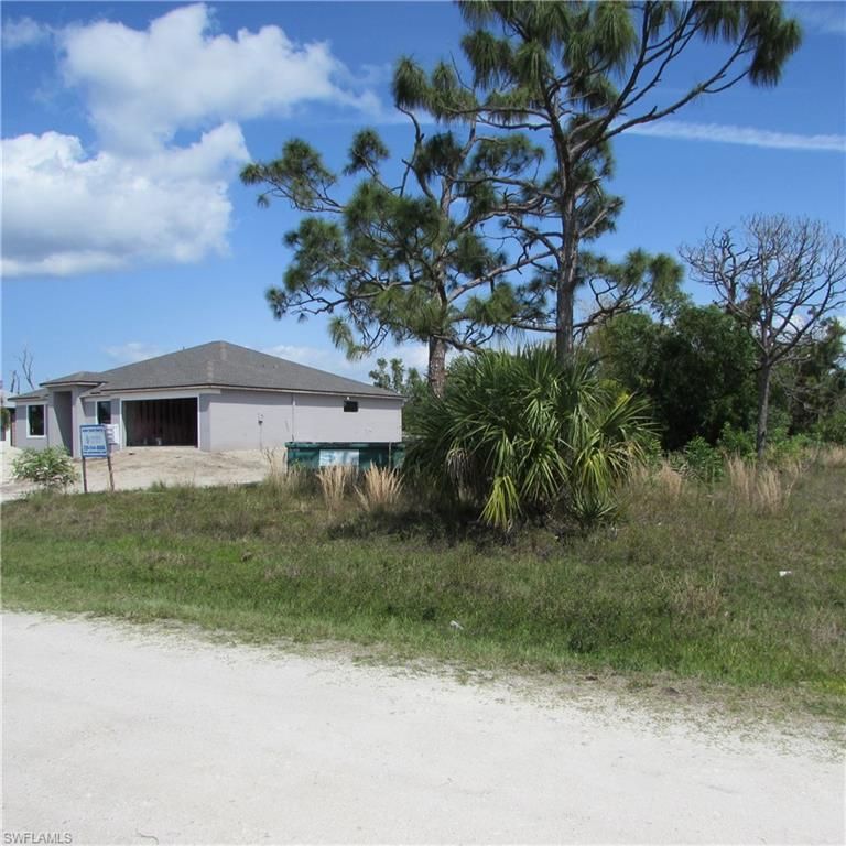 8812 Yukon CT, ST. JAMES CITY, FL 33956 — photo 3