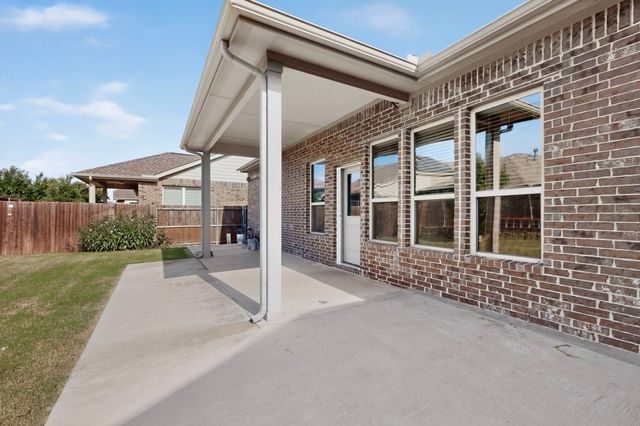 821 Black Hawk Drive, Princeton, TX 75407