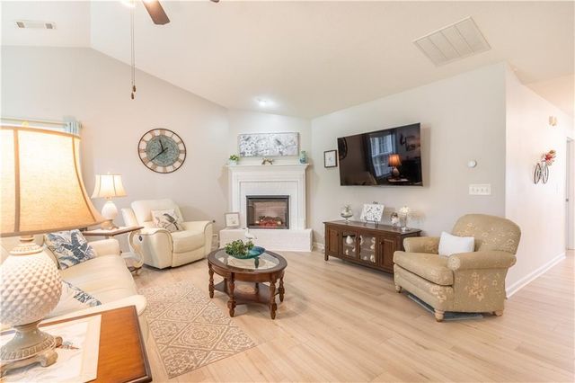 394 Lakeview Bend Circle, Jefferson, GA 30549