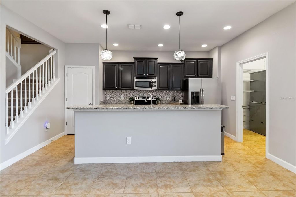 Image 19 of property listing at 9016 SAVANNAH MAGNOLIA LANE, Orlando, FL 32832