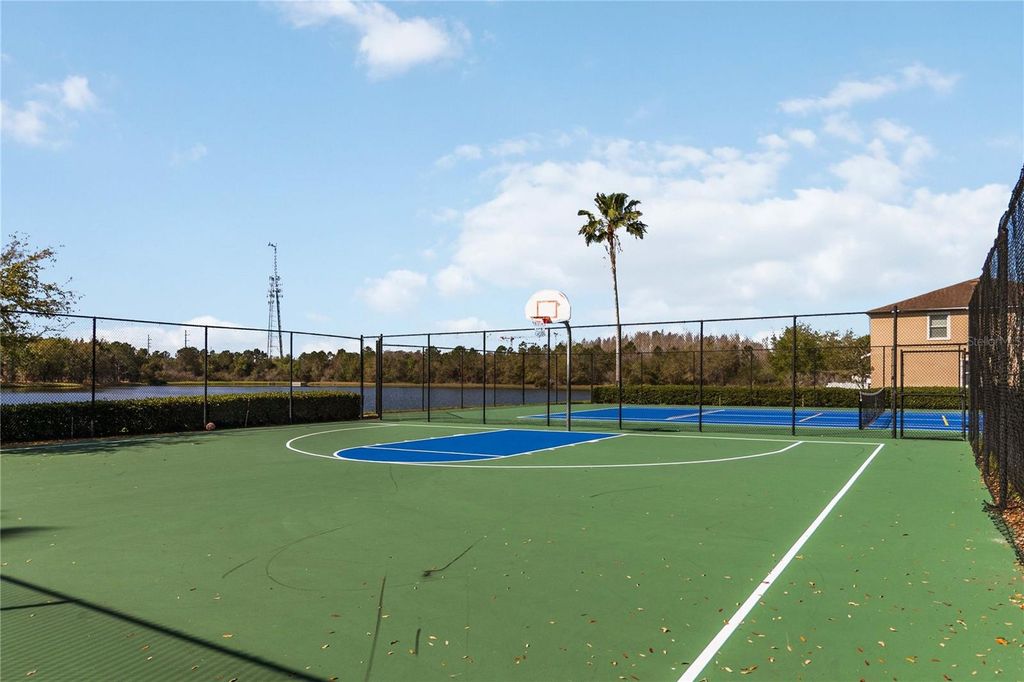 Image 35 of property listing at 9016 SAVANNAH MAGNOLIA LANE, Orlando, FL 32832