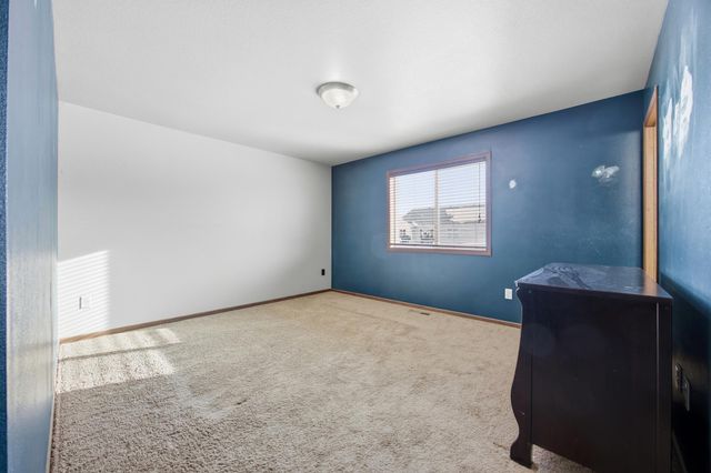 1127 24th Avenue W, West Fargo, ND 58078