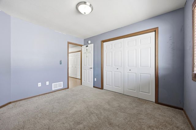 1127 24th Avenue W, West Fargo, ND 58078