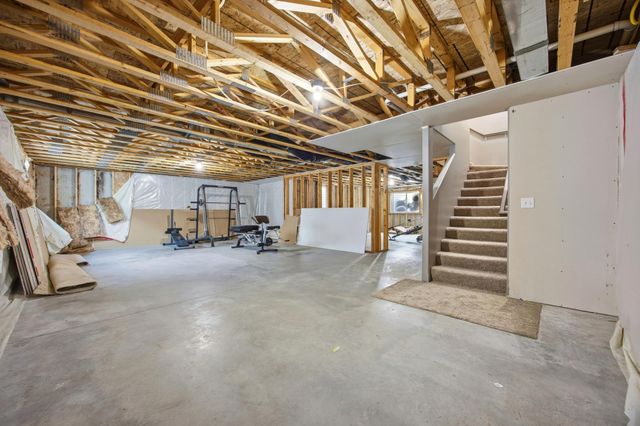 1127 24th Avenue W, West Fargo, ND 58078