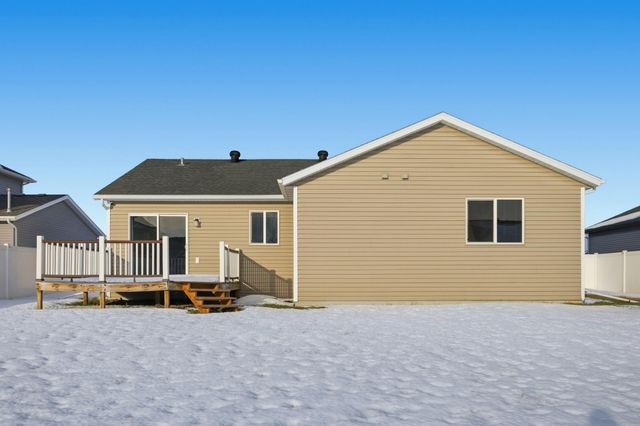 1127 24th Avenue W, West Fargo, ND 58078