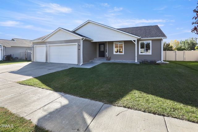1719 25th Street W, Williston, ND 58801 property photo