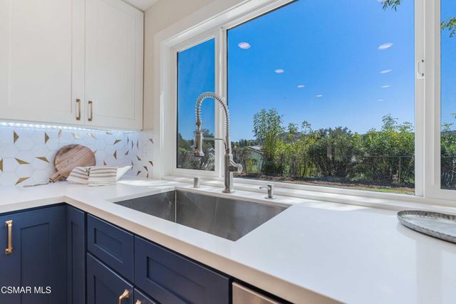 688 Velarde Drive, Thousand Oaks, CA 91360