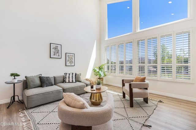 688 Velarde Drive, Thousand Oaks, CA 91360