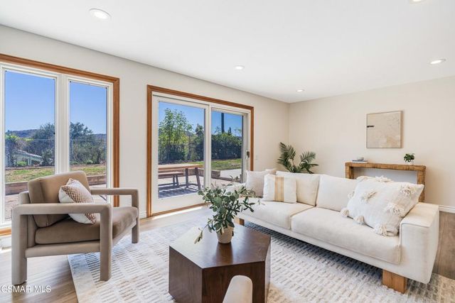 688 Velarde Drive, Thousand Oaks, CA 91360