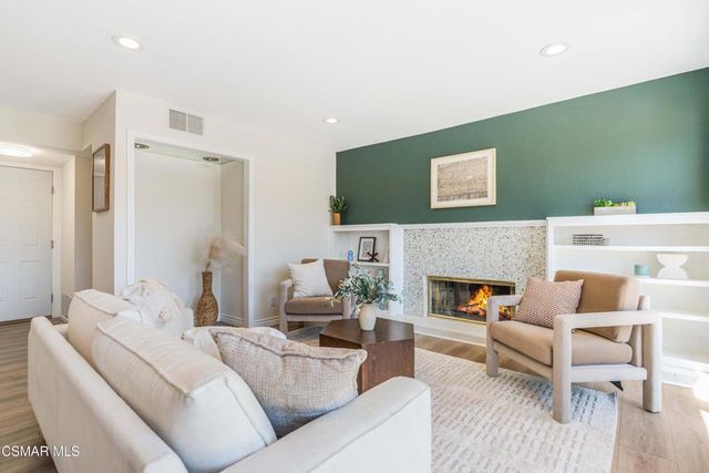 688 Velarde Drive, Thousand Oaks, CA 91360