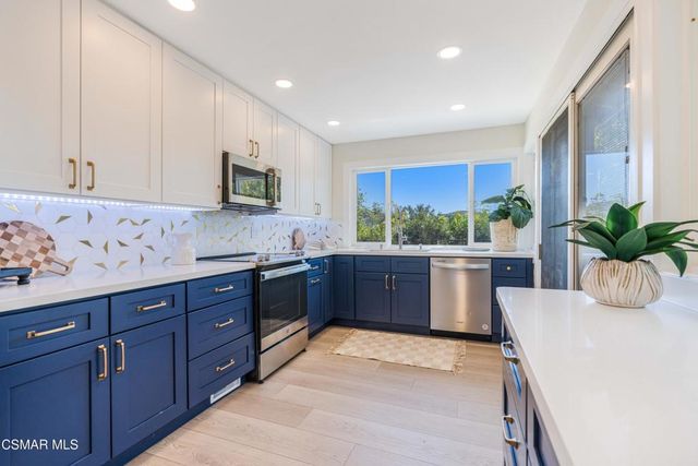 688 Velarde Drive, Thousand Oaks, CA 91360