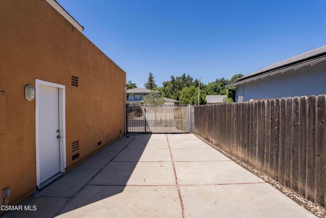 688 Velarde Drive, Thousand Oaks, CA 91360