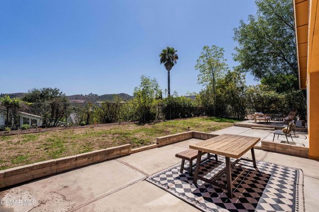 688 Velarde Drive, Thousand Oaks, CA 91360