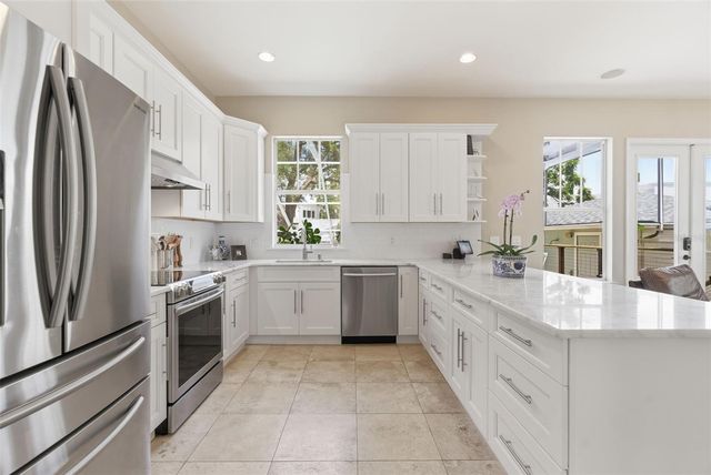 2803 W AVERILL AVENUE, Tampa, FL 33611