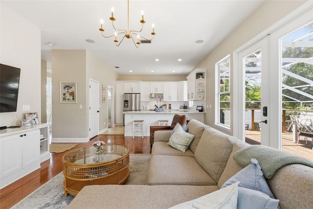 2803 W AVERILL AVENUE, Tampa, FL 33611