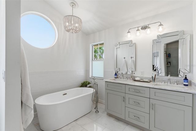 2803 W AVERILL AVENUE, Tampa, FL 33611