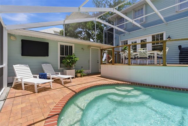 2803 W AVERILL AVENUE, Tampa, FL 33611