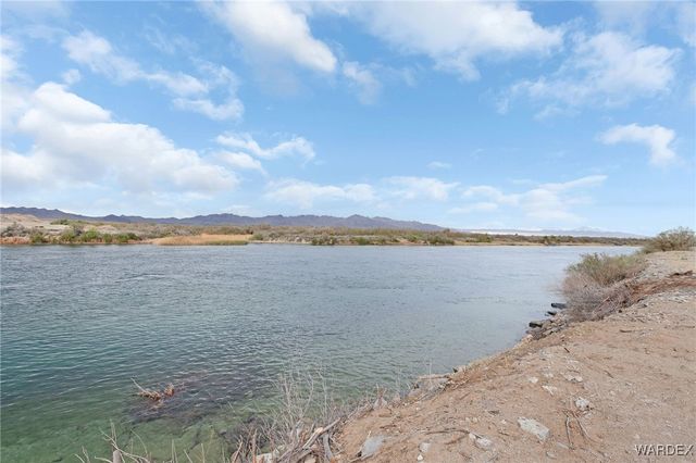 7889 S Whitewing Drive, Mohave Valley, AZ 86440