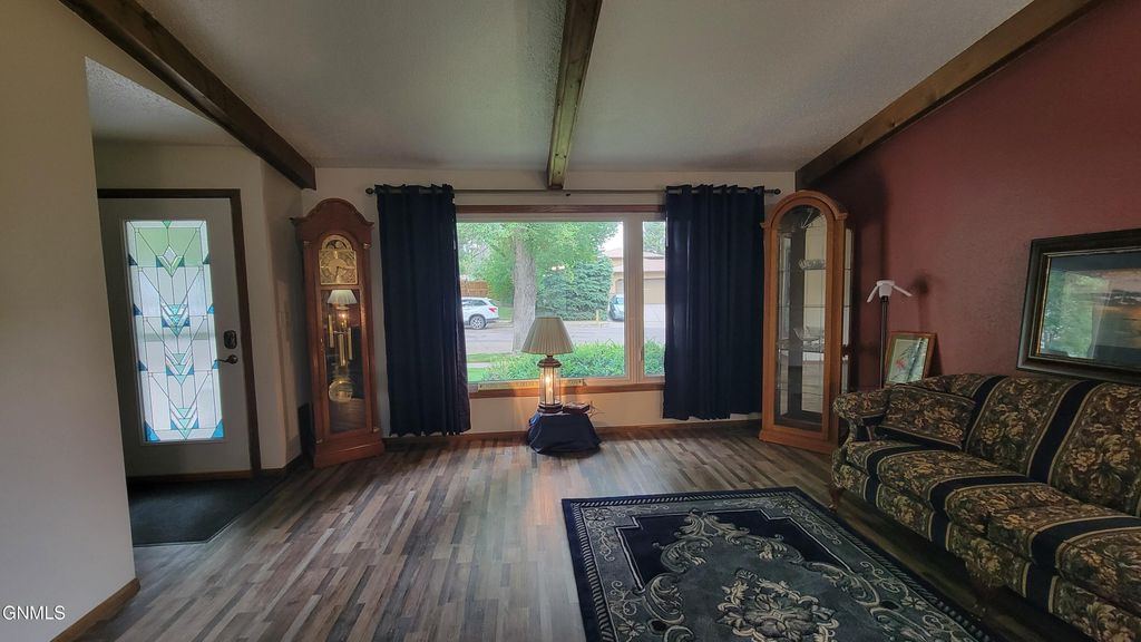 103 Redstone Drive, Bismarck, ND 58503 photo 4