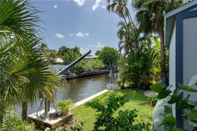 94 Gold Key CT, North Fort Myers, FL 33917