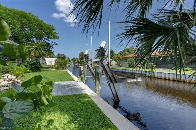 94 Gold Key CT, North Fort Myers, FL 33917