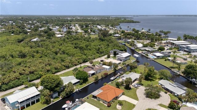 94 Gold Key CT, North Fort Myers, FL 33917