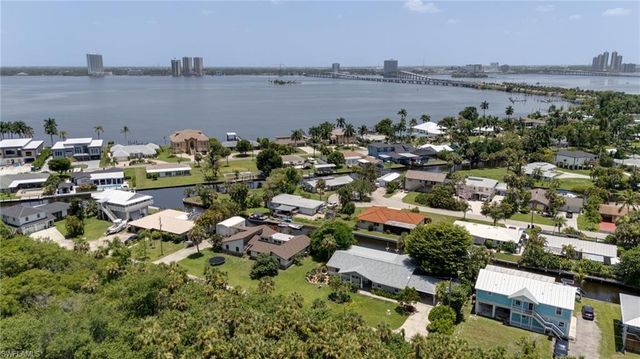 94 Gold Key CT, North Fort Myers, FL 33917