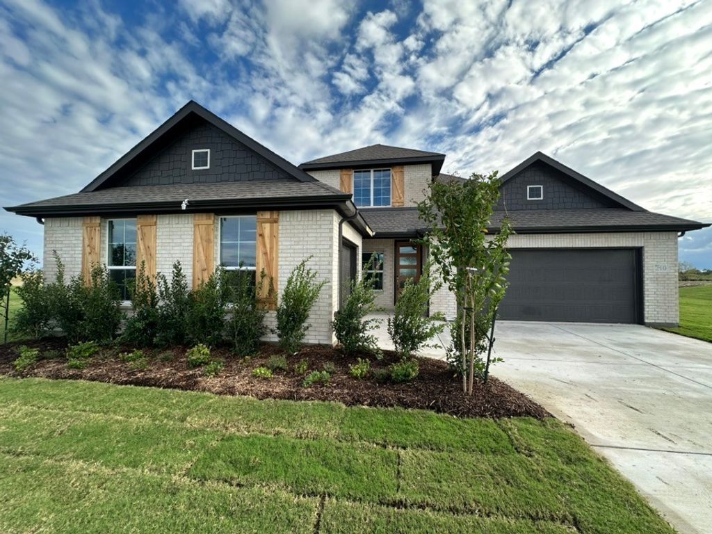 210 Horizon Road, Valley View, TX 76272