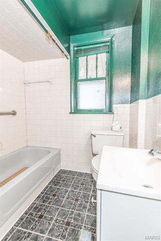 951 Switzer Avenue, St Louis, MO 63147