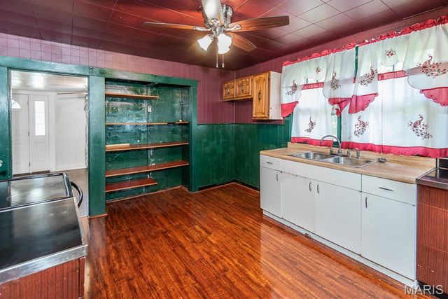 951 Switzer Avenue, St Louis, MO 63147