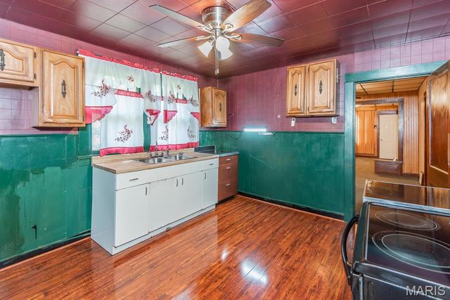 951 Switzer Avenue, St Louis, MO 63147
